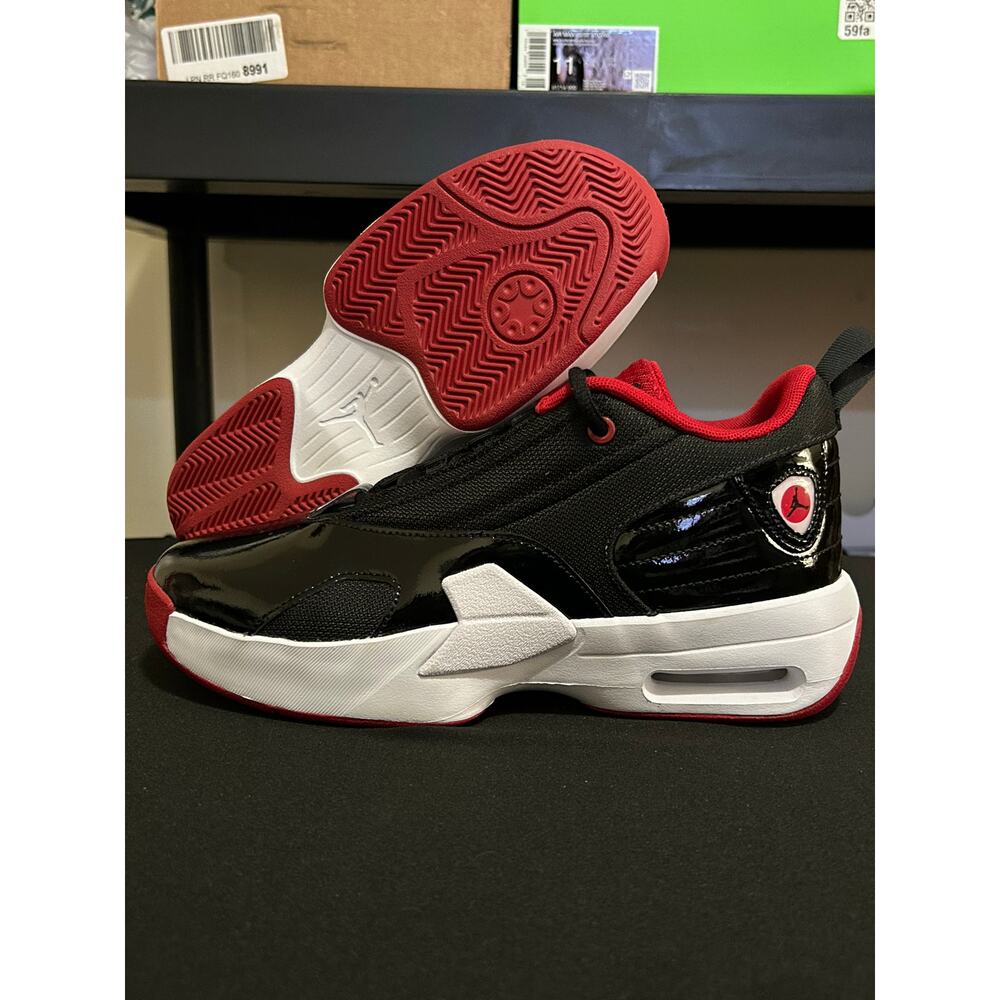 Jordan Max Aura 6 GS Black Red / $95 Retail! / Size 6.5Y(8W) / Brand New